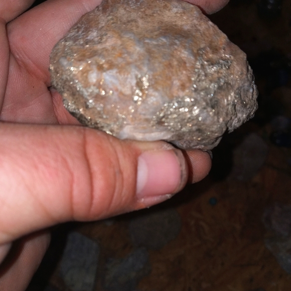 Gold - Picture 3 of 3